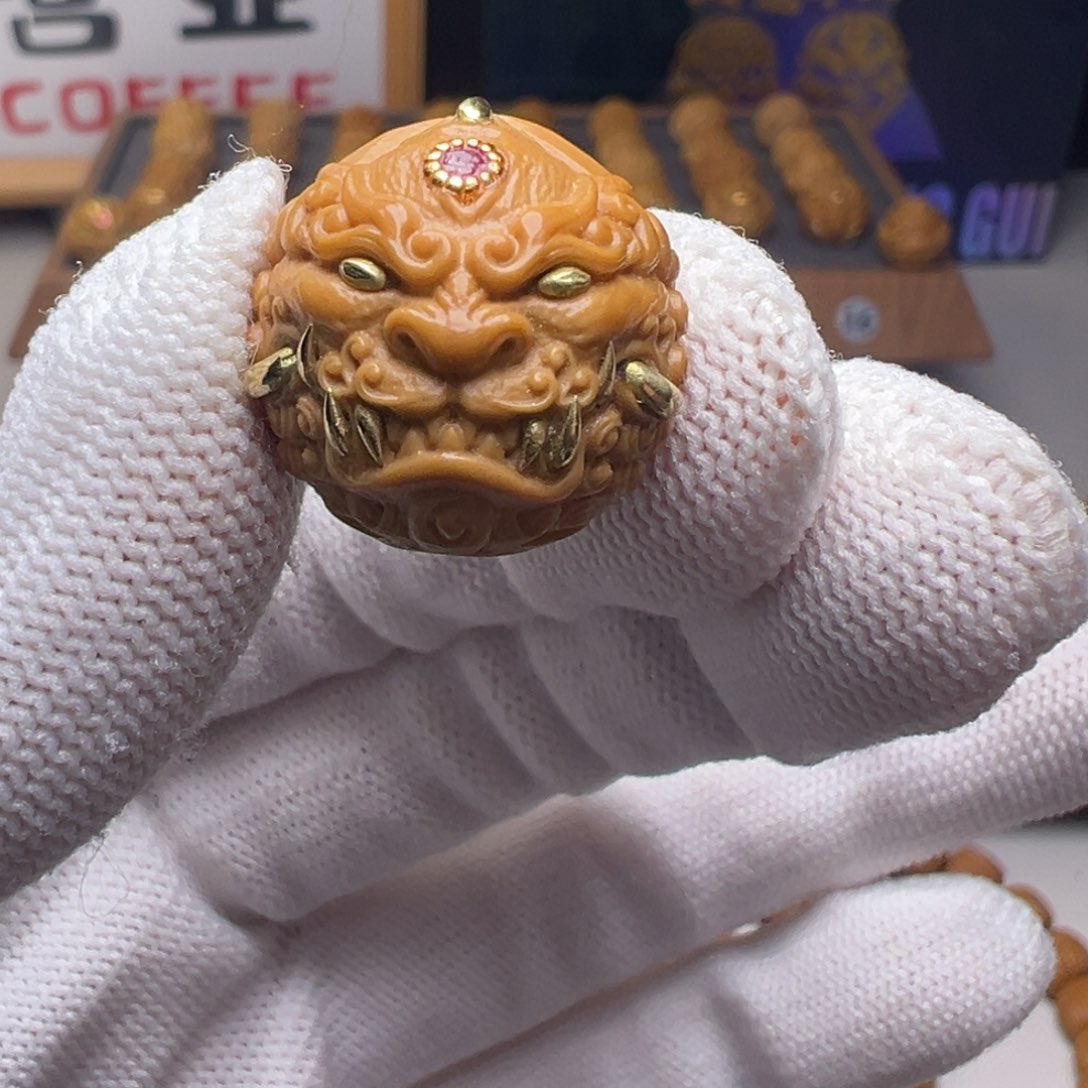 文玩核桃把件镶嵌款唐狮18左右尺寸全品有正常封口线