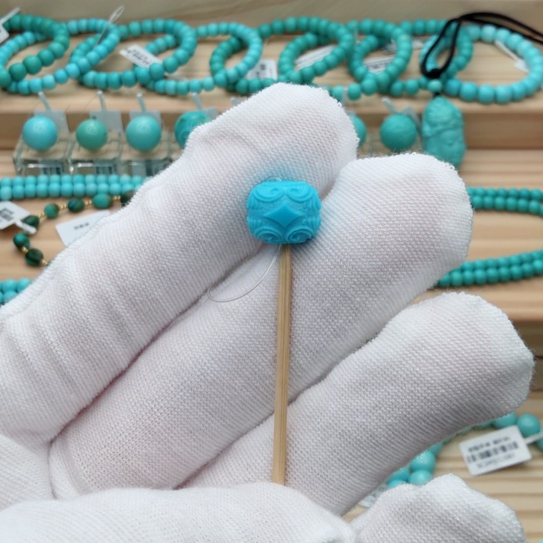 绿松石未镶嵌珠宝奇石