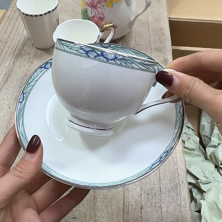 瓷片噗哈哈哈哈哈哈哈哈哈