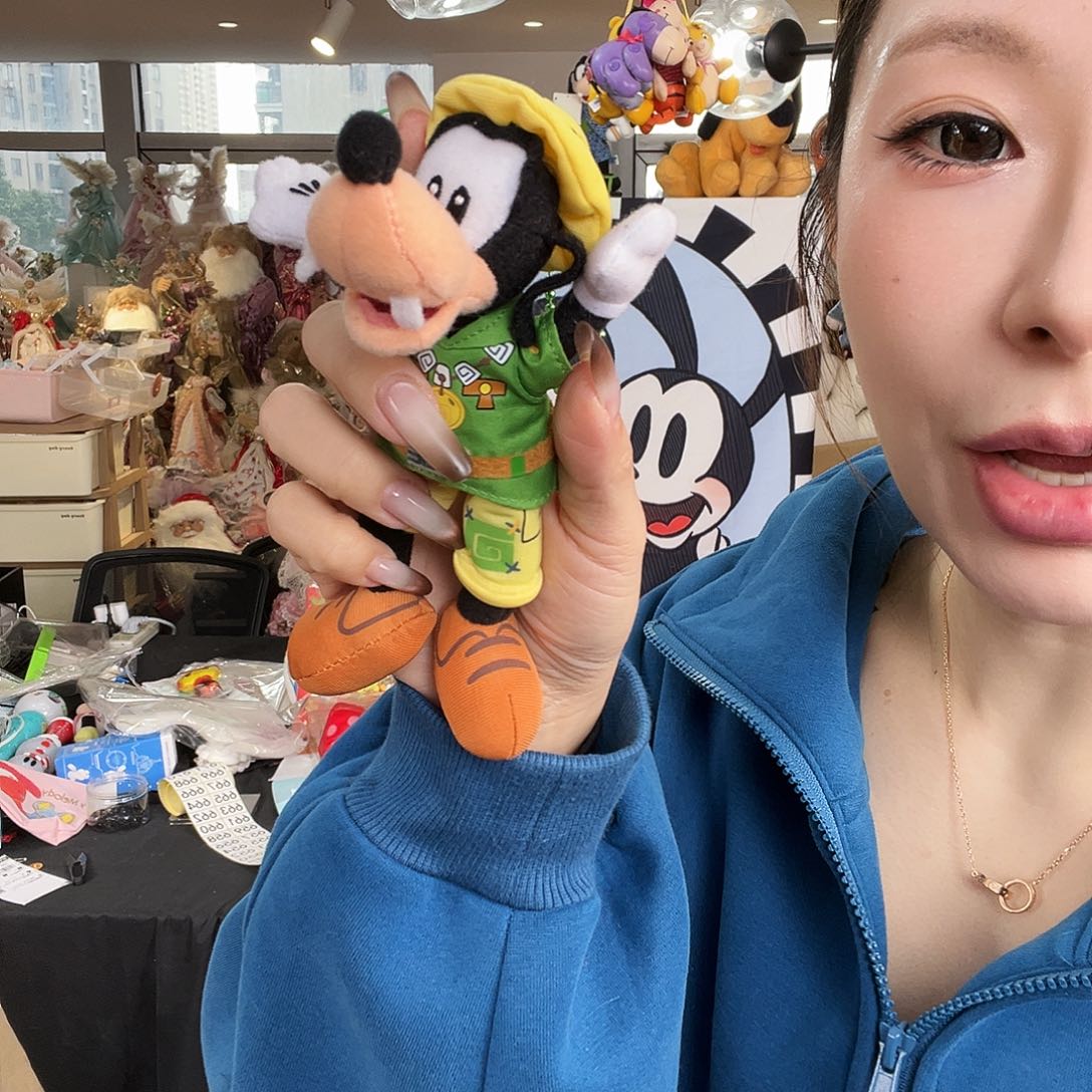 毛绒642号探险高飞手机链