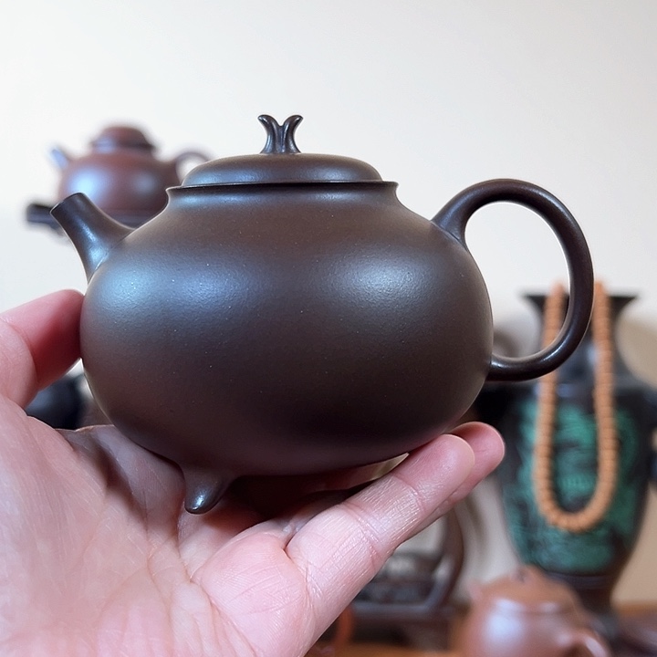 紫砂茶壶三足佛手