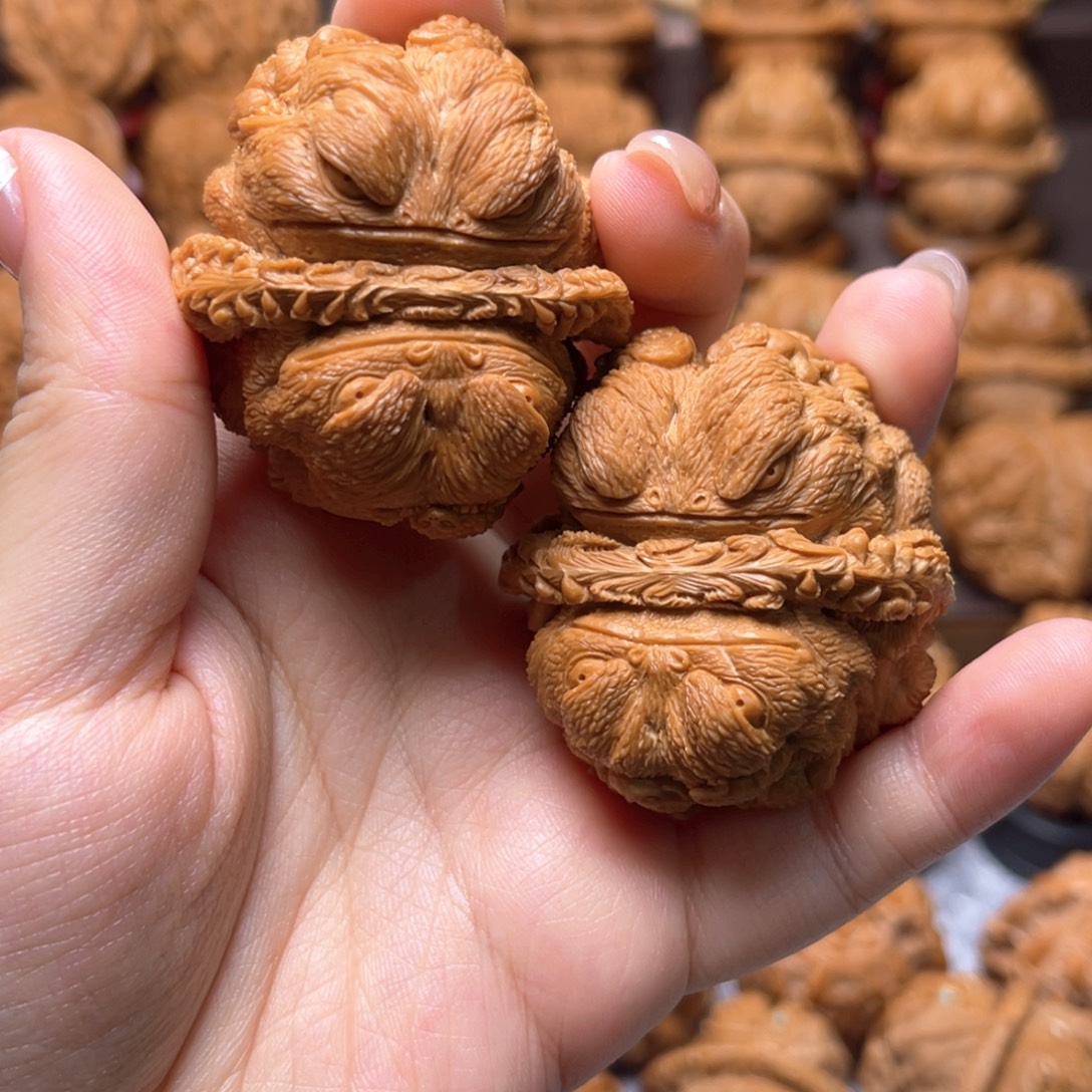 K***B福利蟾王吞金兽封底發發發