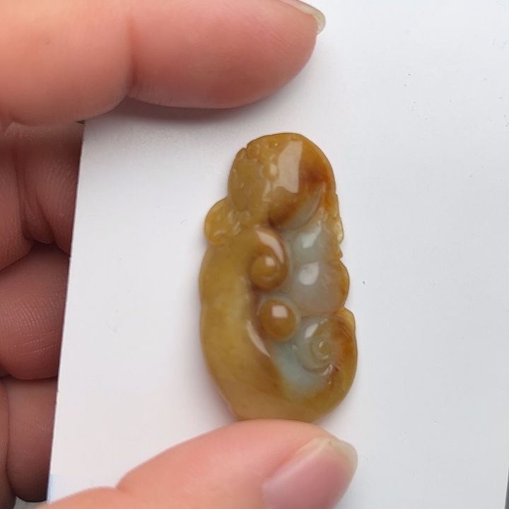 翡翠未镶嵌颈饰如意