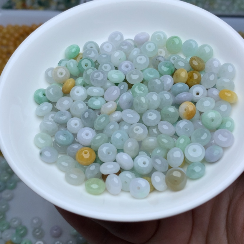 【闪购商品】翡翠手链未镶嵌卡4.8乘7.5冰三彩鼓珠40颗