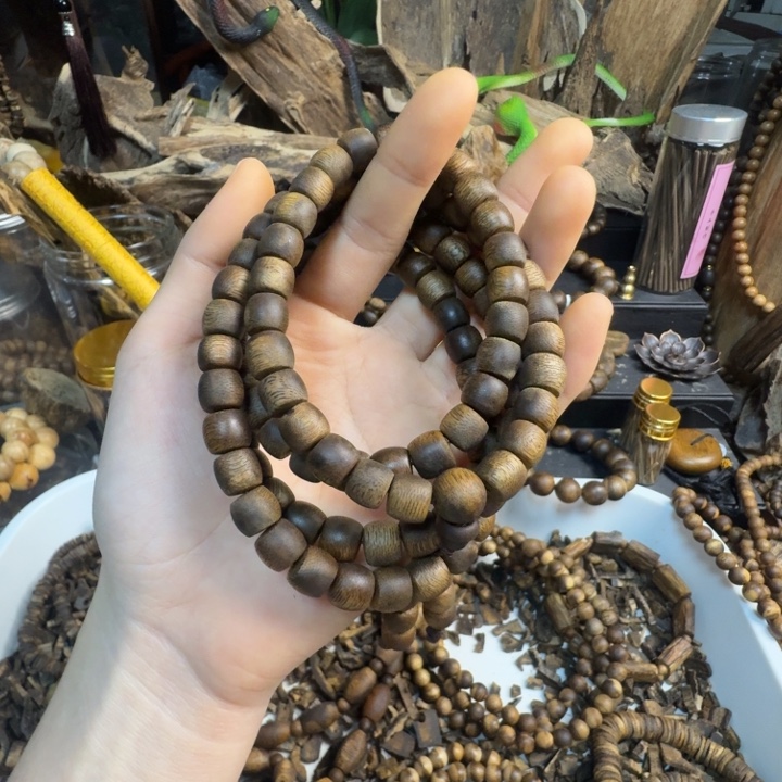 沉香沉香碎屑海南乌身0.9大32克➕沉香碎屑多样性