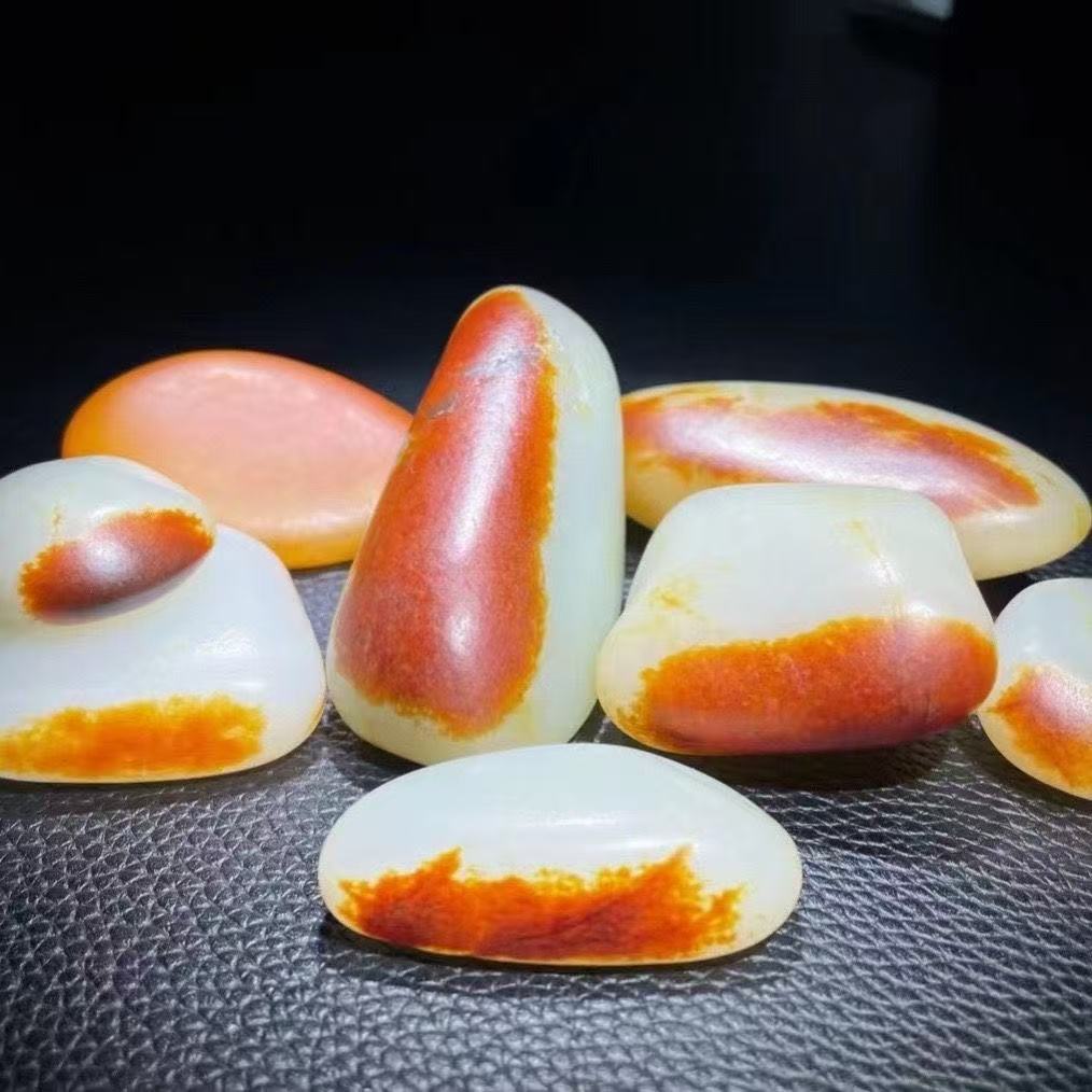 新疆和田玉红皮白肉枣红皮