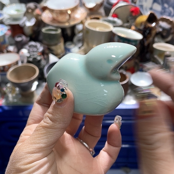 瓷片今天下午吃什么东西吗