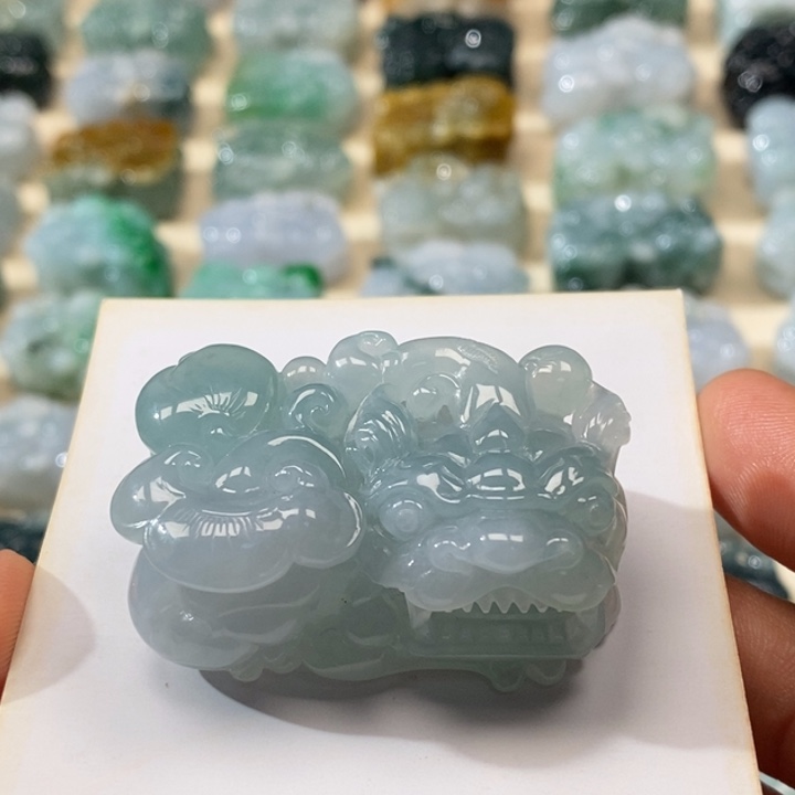 翡翠颈饰未镶嵌天然翡翠貔貅吊坠