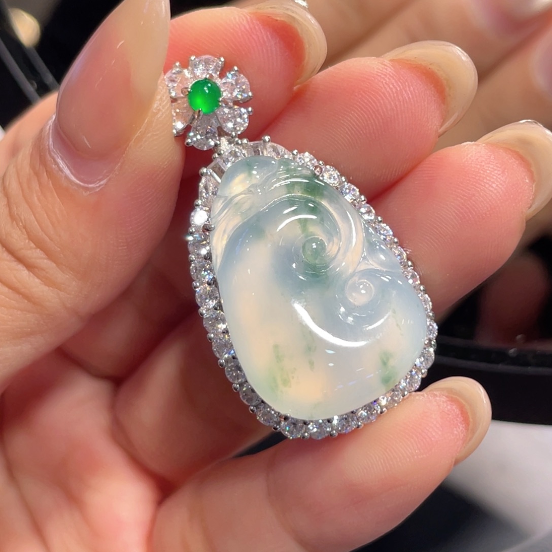 颈饰银S925镶嵌翡翠吊坠