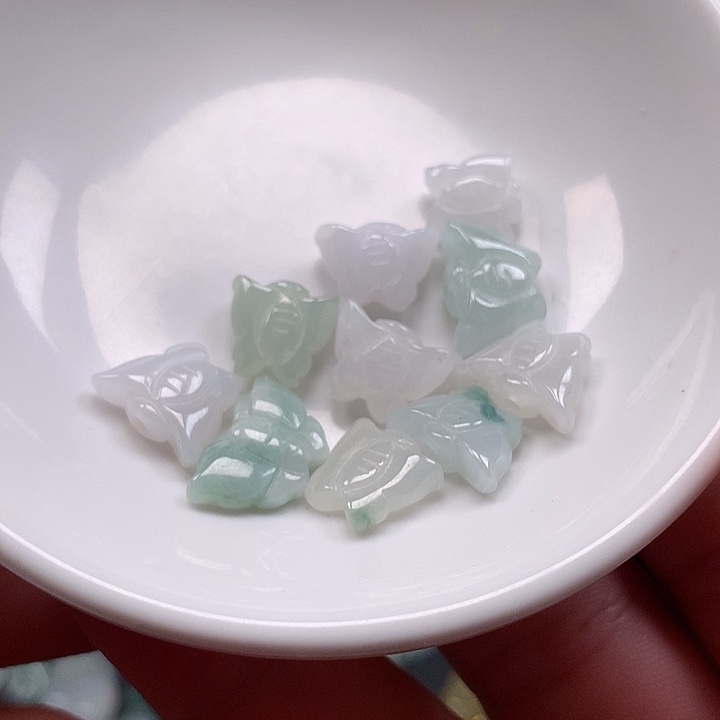 翡翠未镶嵌颈饰翡翠首饰