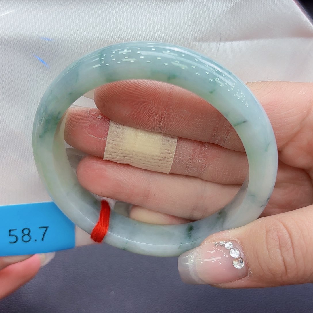 翡翠手镯未镶嵌圈口59