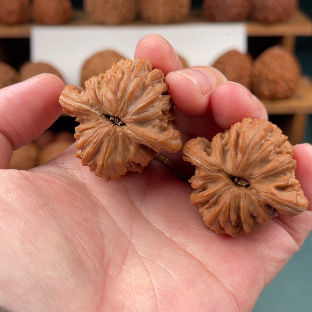 文玩核桃把件39.5尺平谷一代四座楼