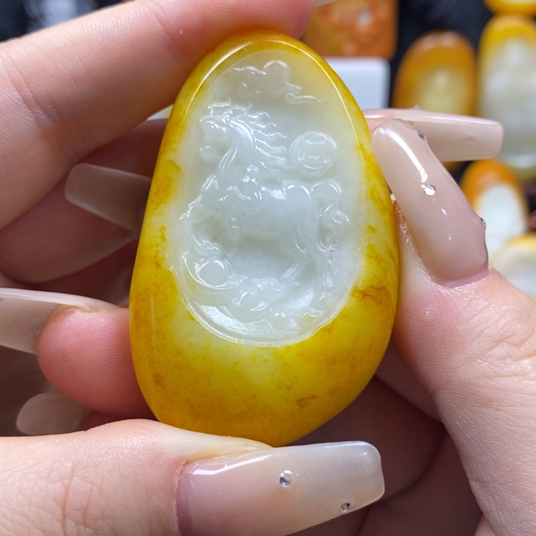 和田玉未镶嵌颈饰