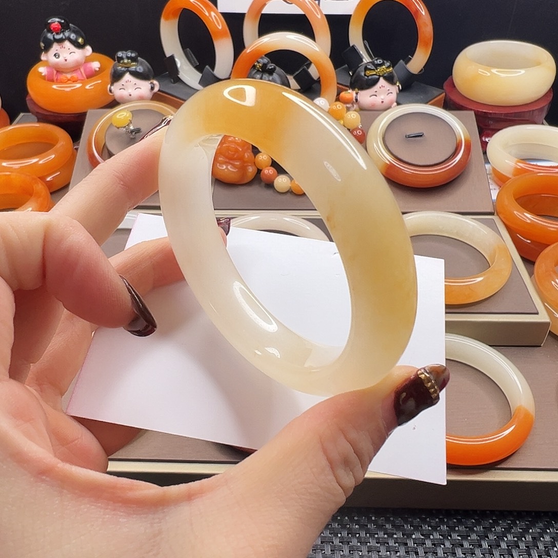 石英质玉（黄龙玉）未镶嵌手镯福利