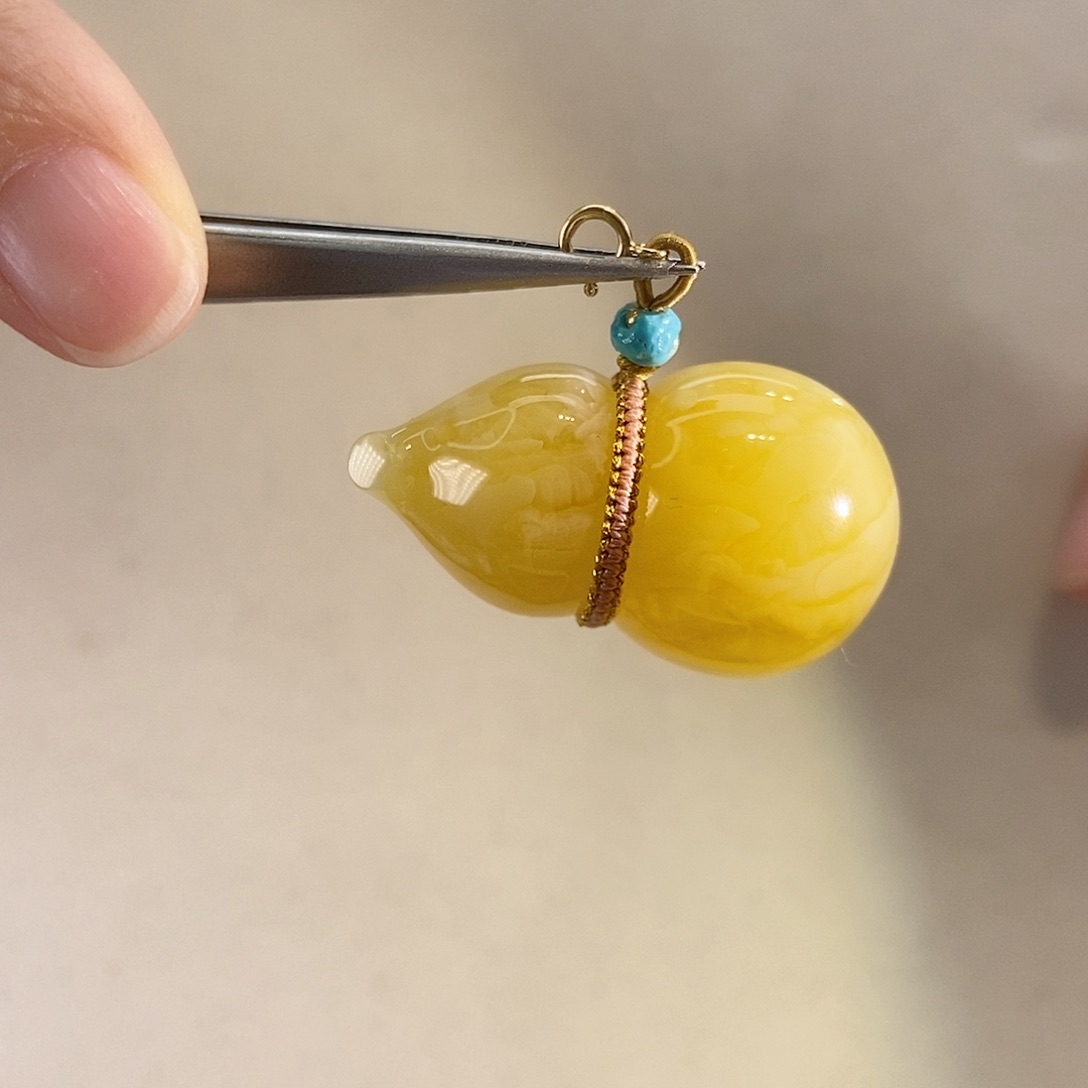 蜜蜡颈饰18K金镶嵌