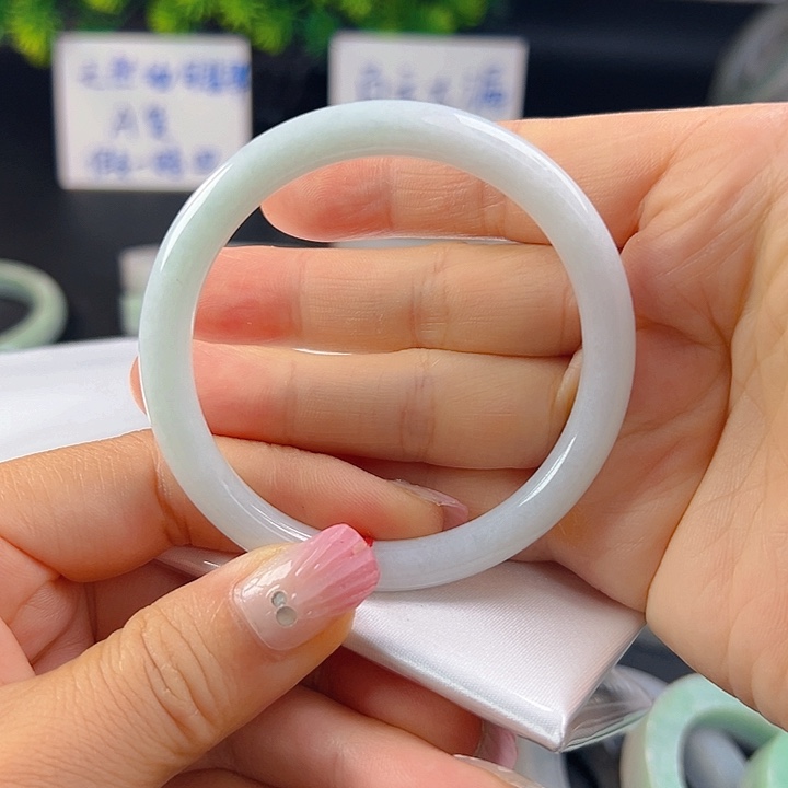 未镶嵌手镯翡翠翡翠手镯