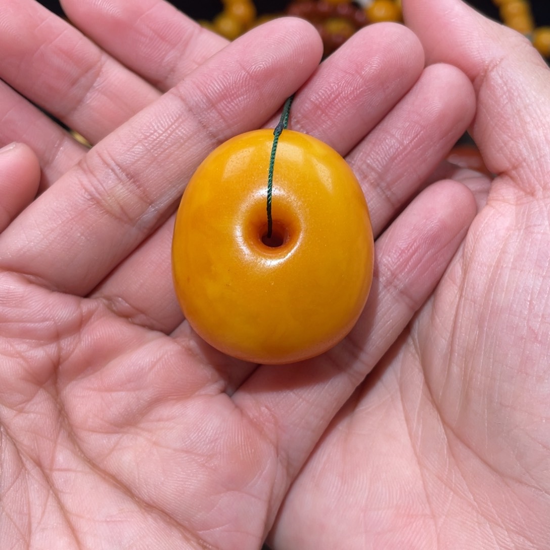 【闪购商品】琥珀裸石未镶嵌饼子