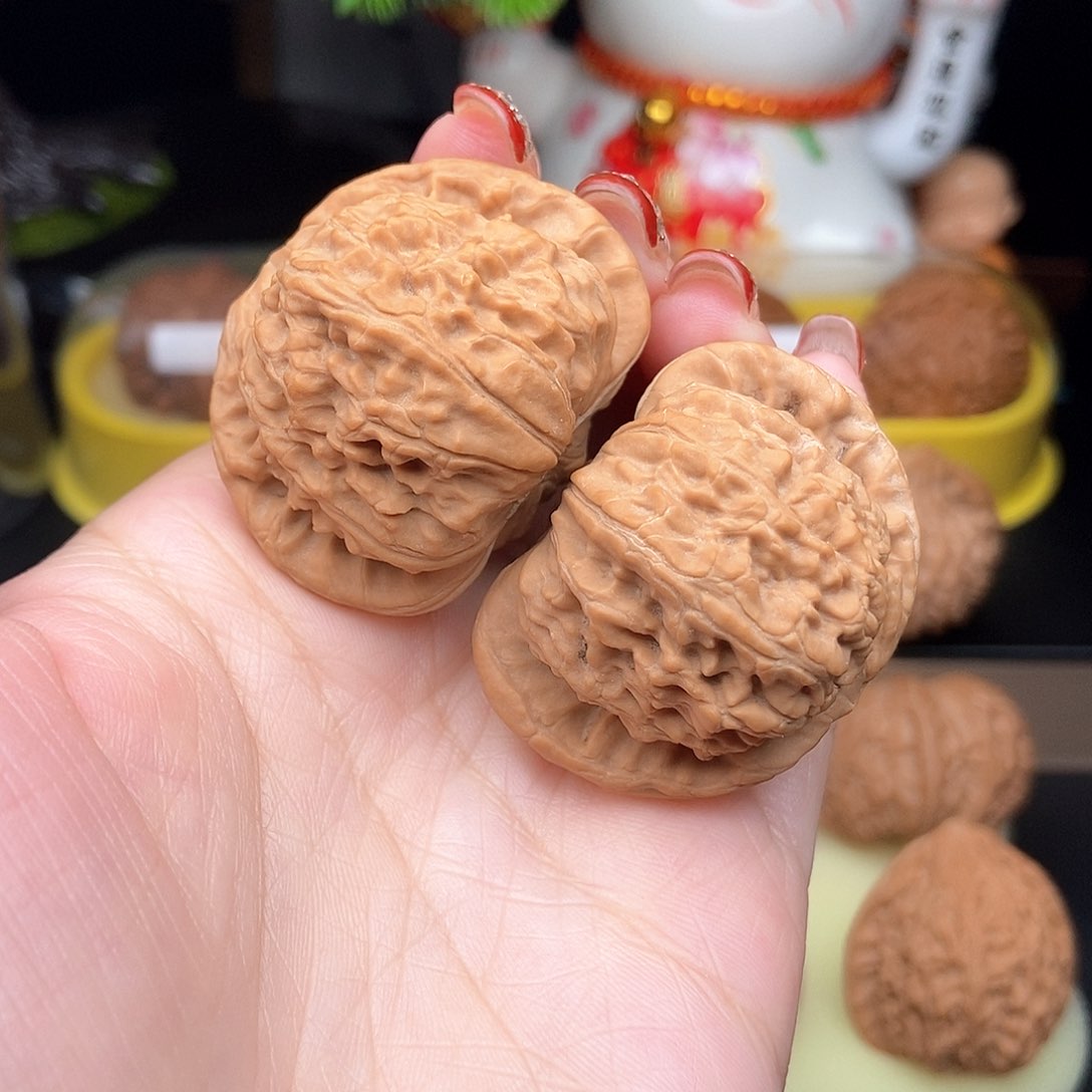 文玩核桃吊坠41白狮子