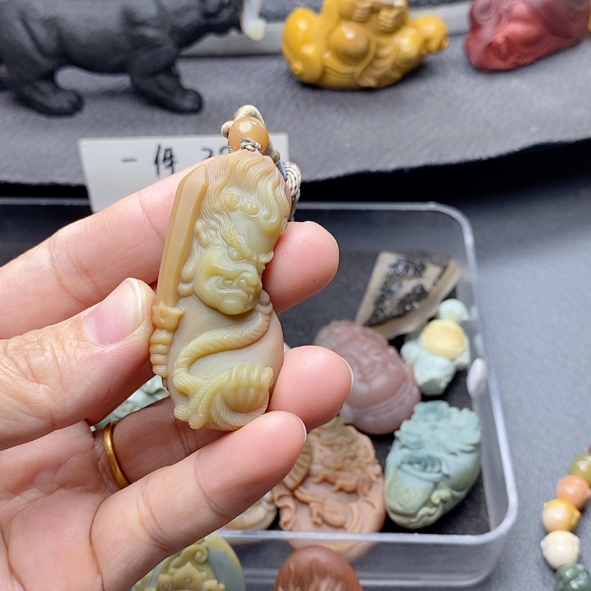 【闪购商品】定制石英质玉吊坠未镶嵌