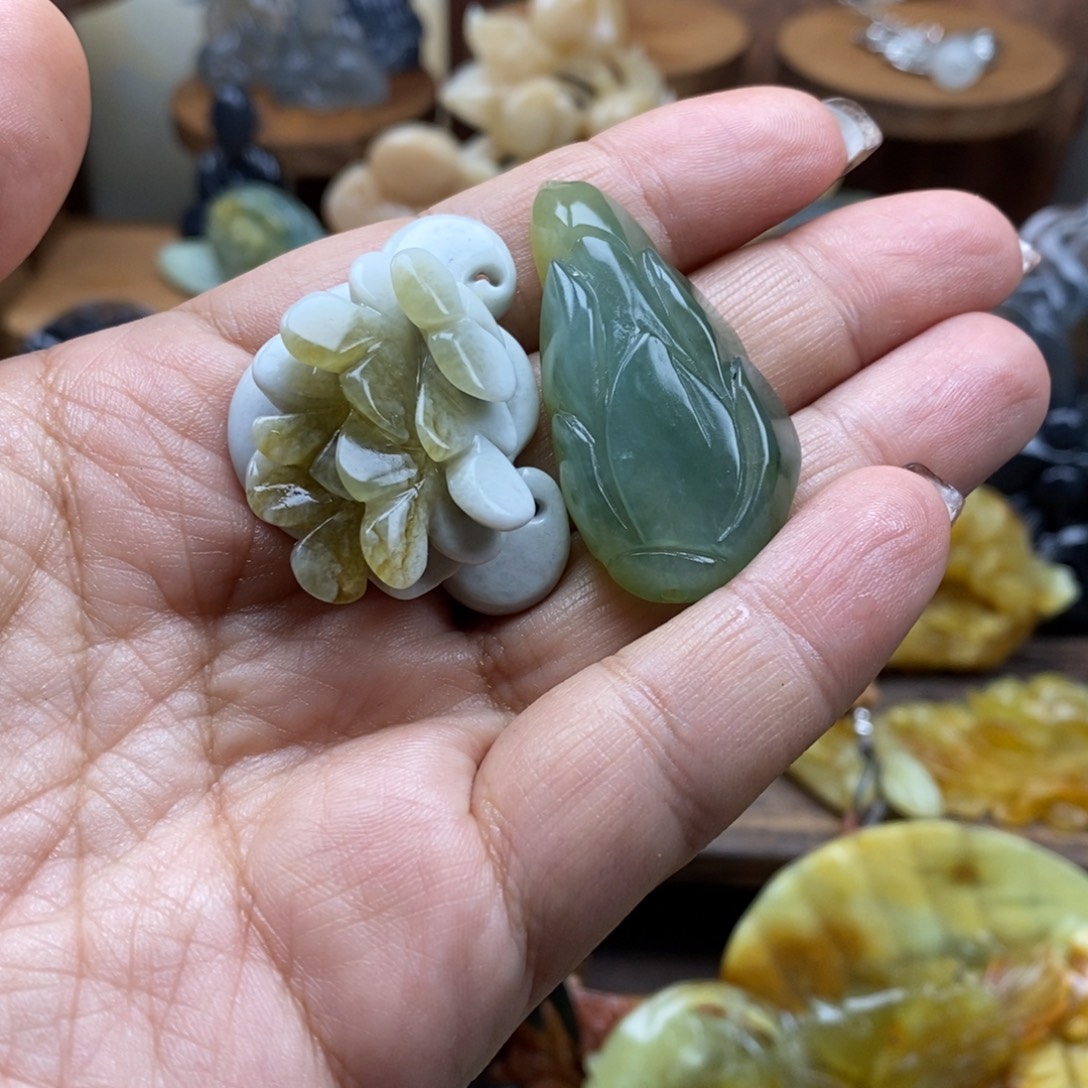 蛇纹石玉未镶嵌吊坠(不含链)