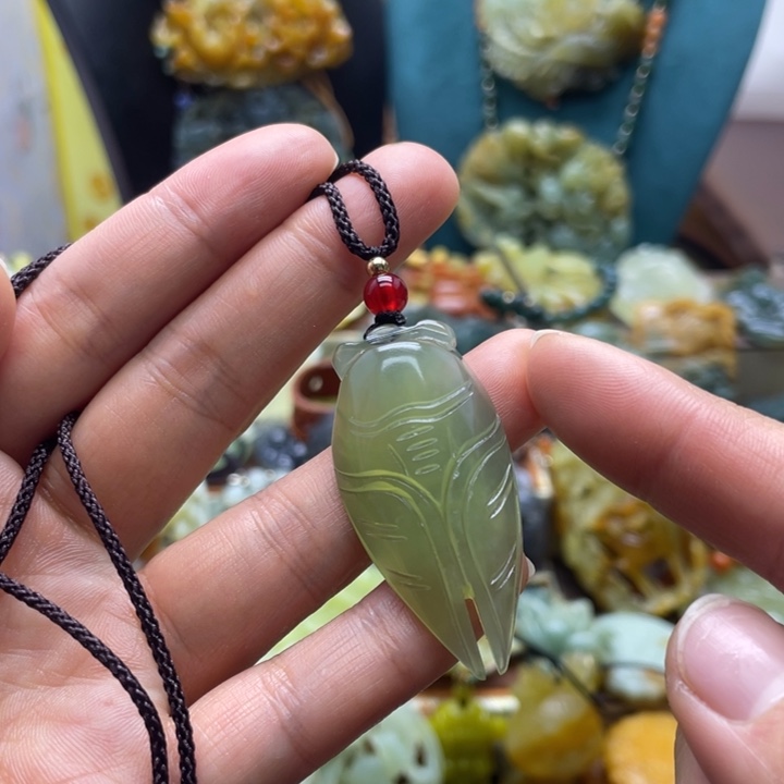 蛇纹石玉合金颈饰