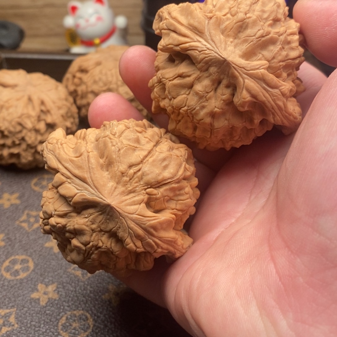 文玩核桃吊坠?****缮元宝