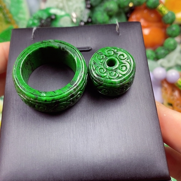 用***9翡翠未镶嵌吊坠(赠链)