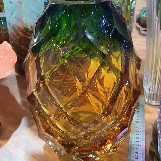 琉璃高度28厘米最大肚径18厘米口径4/5花瓶