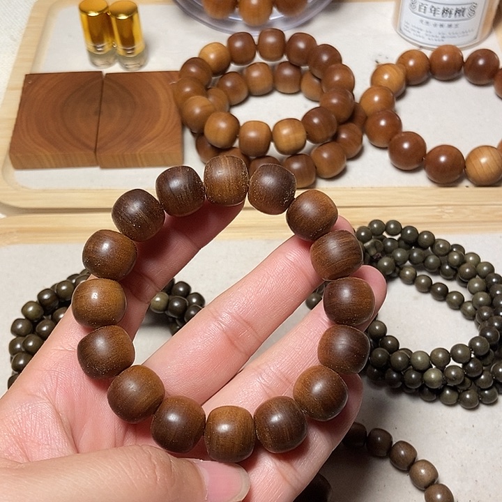 木凡****贤老山檀香横纹黑肉