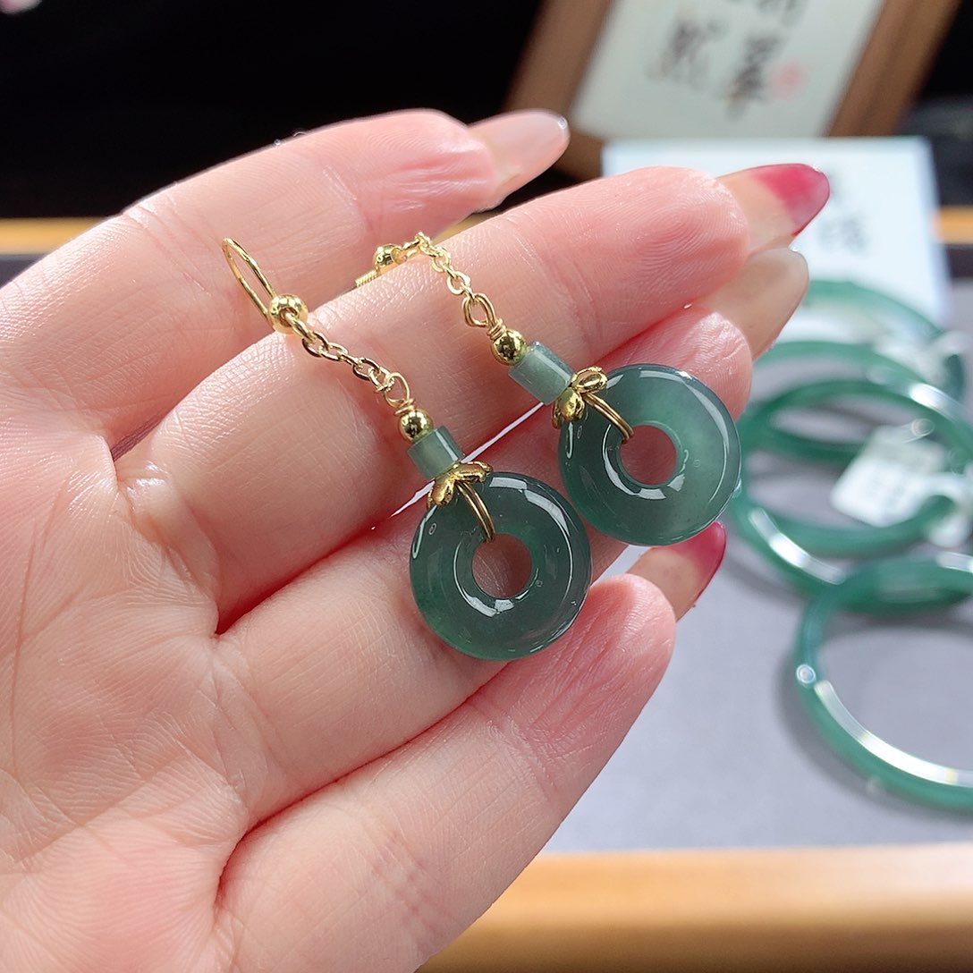 翡翠手镯（圆镯）未镶嵌