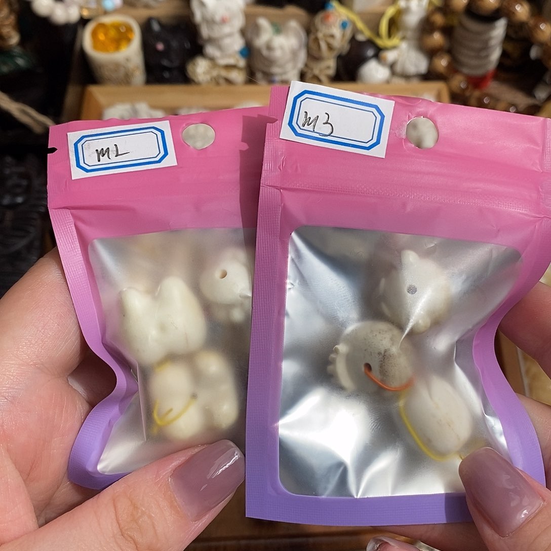 鹿骨把件小***大M2鱼尾珠阿呆迪莫草莓熊头嘟嘟牙两个不退换