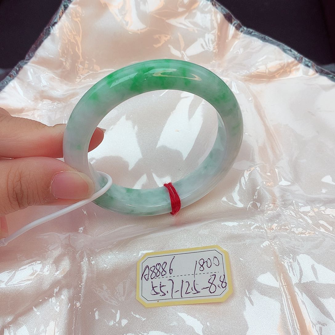 翡翠未镶嵌手镯缅甸翡翠