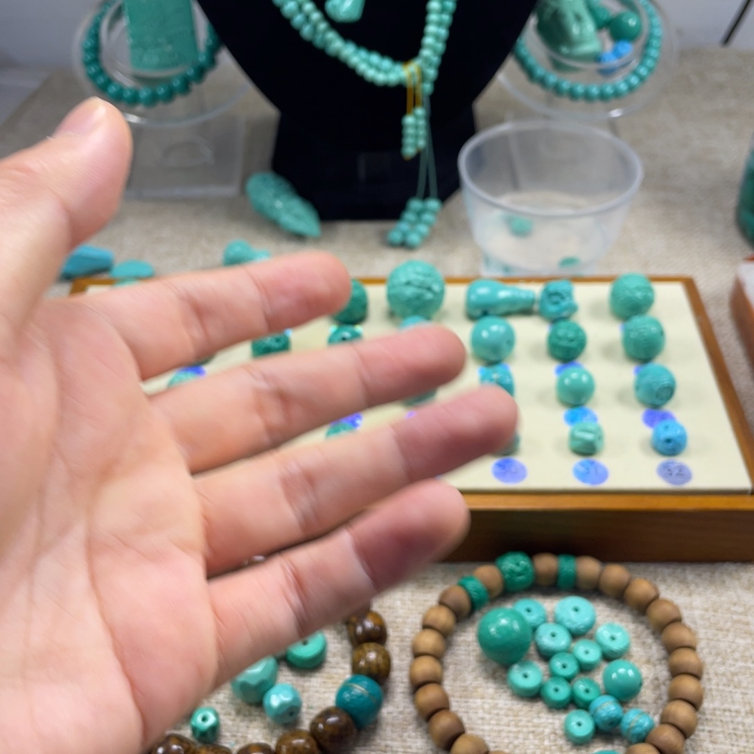 哈***尼十堰手工雕刻配饰配珠，直径11