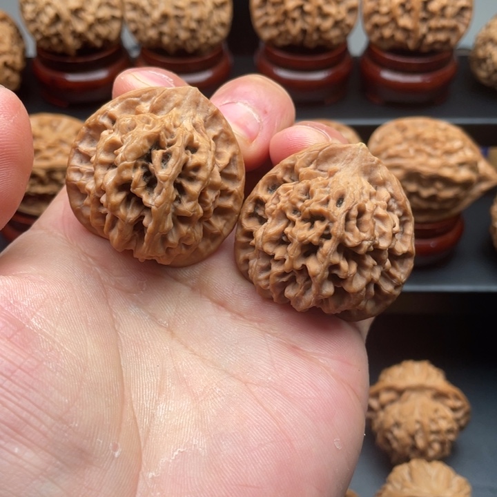 文玩核桃吊坠38尺寸