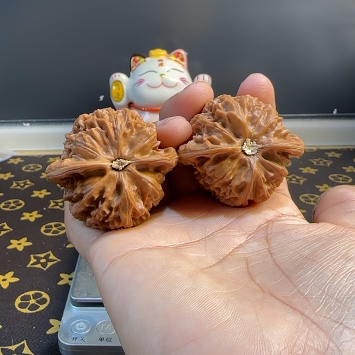 l***5桃核吊坠核桃核桃