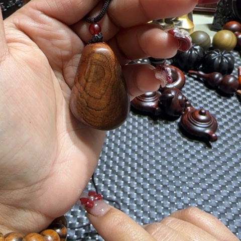 微凹黄檀（南美大红酸枝）橙**绿