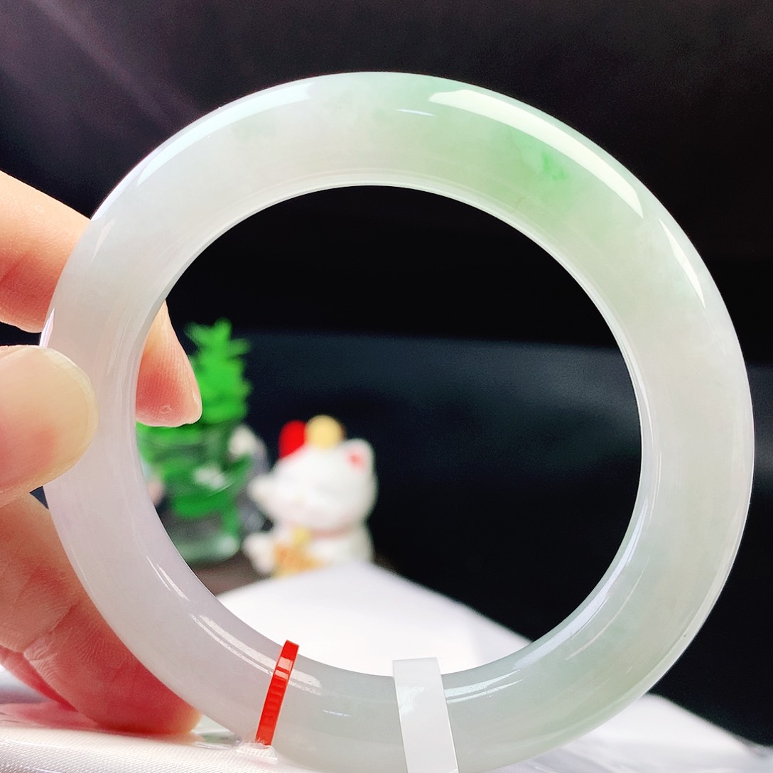 未镶嵌手镯（圆镯）翡翠54胖飘绿