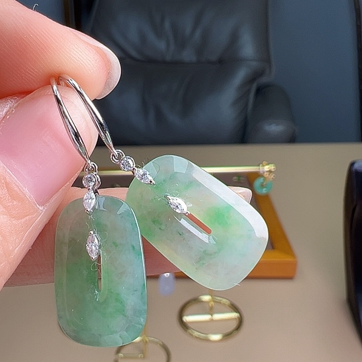 翡翠18K金镶嵌耳饰耳饰