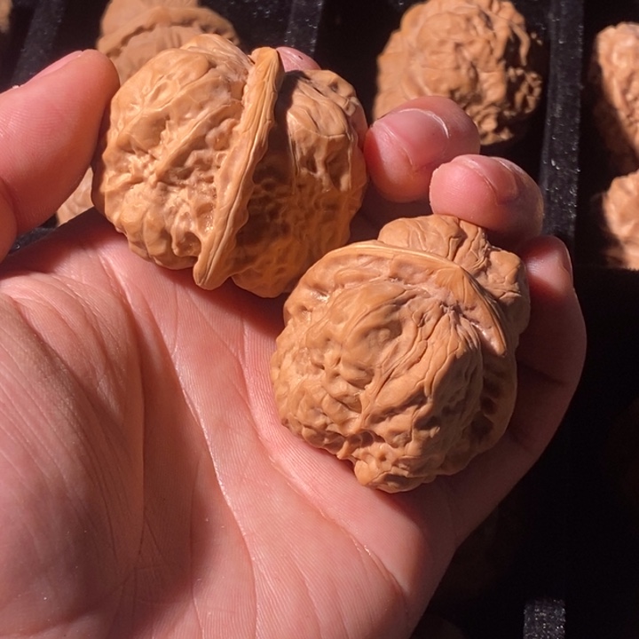 谦***牧文玩核桃吊坠蛤蟆头