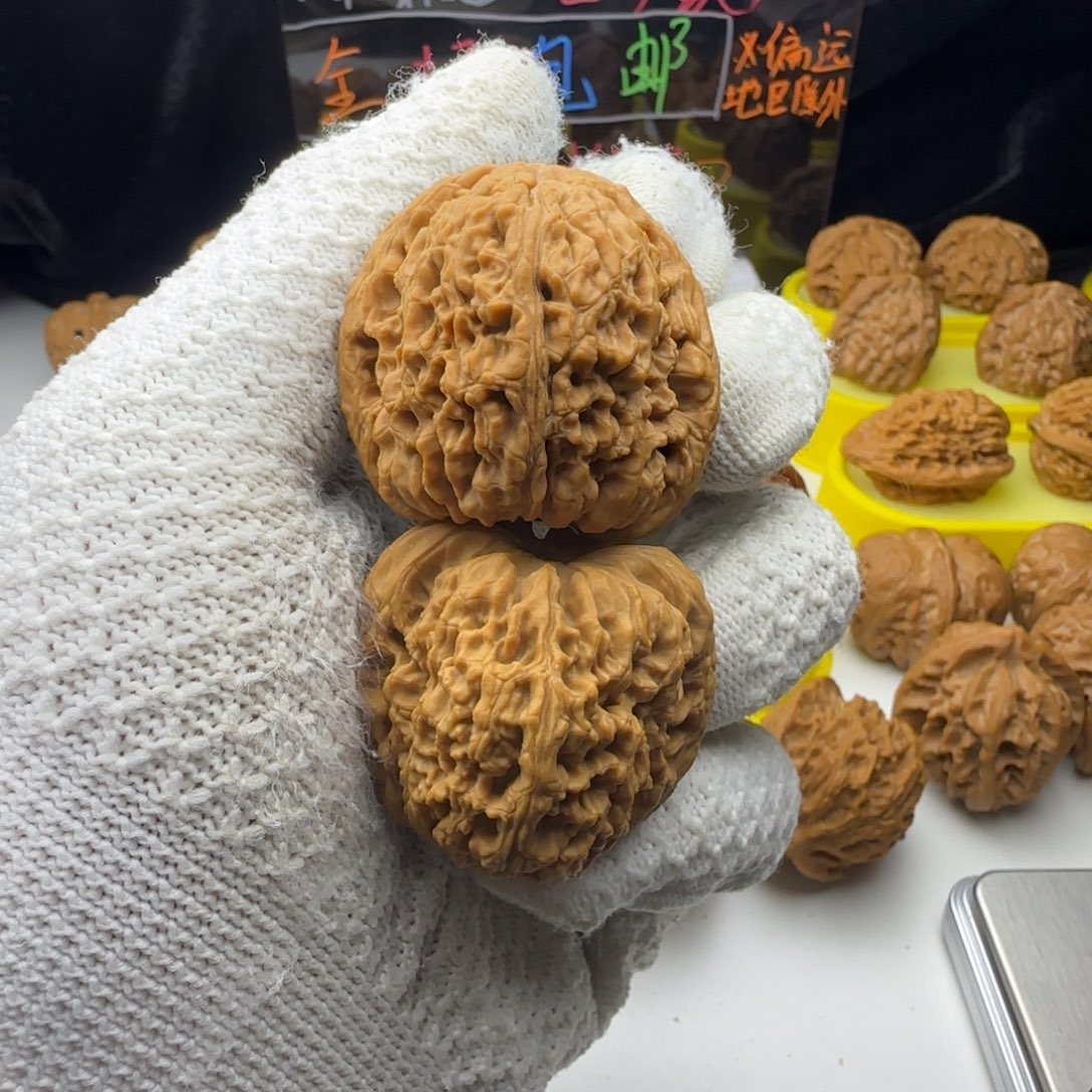 文玩核桃把件全品南疆石尺寸41