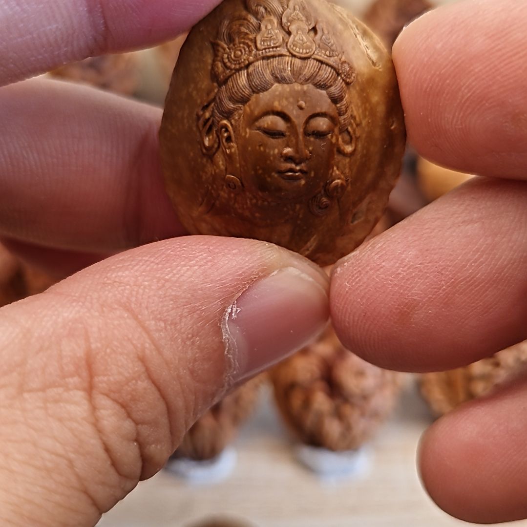 杏核吊坠纯手工雕刻观音（一口价）