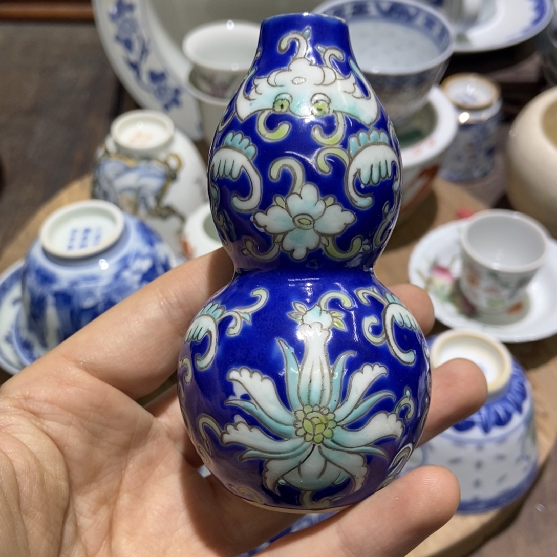 吴***邱陶瓷艺术品的制作