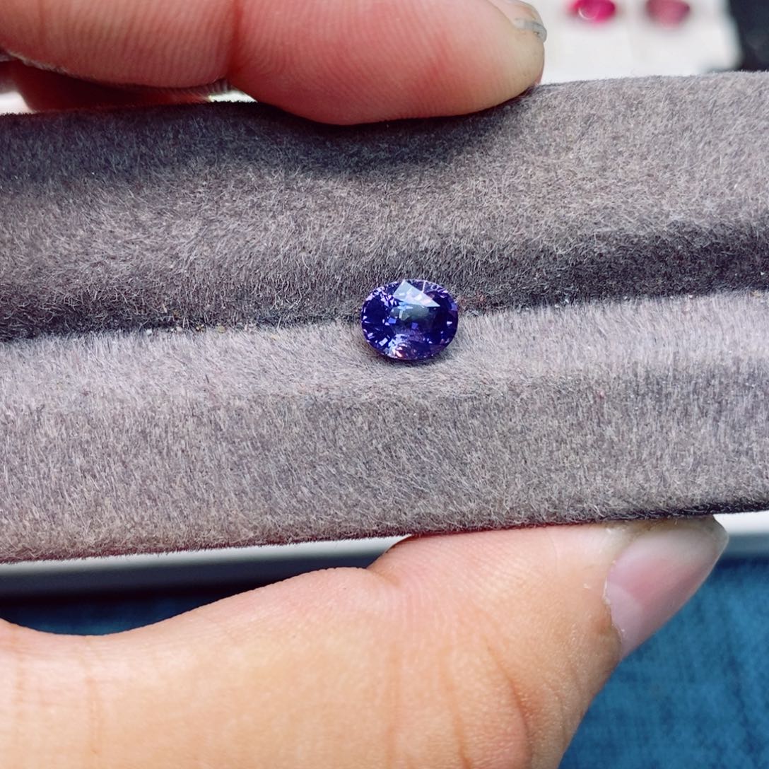 蓝宝石裸石未镶嵌无烧蓝宝石1.54克拉
