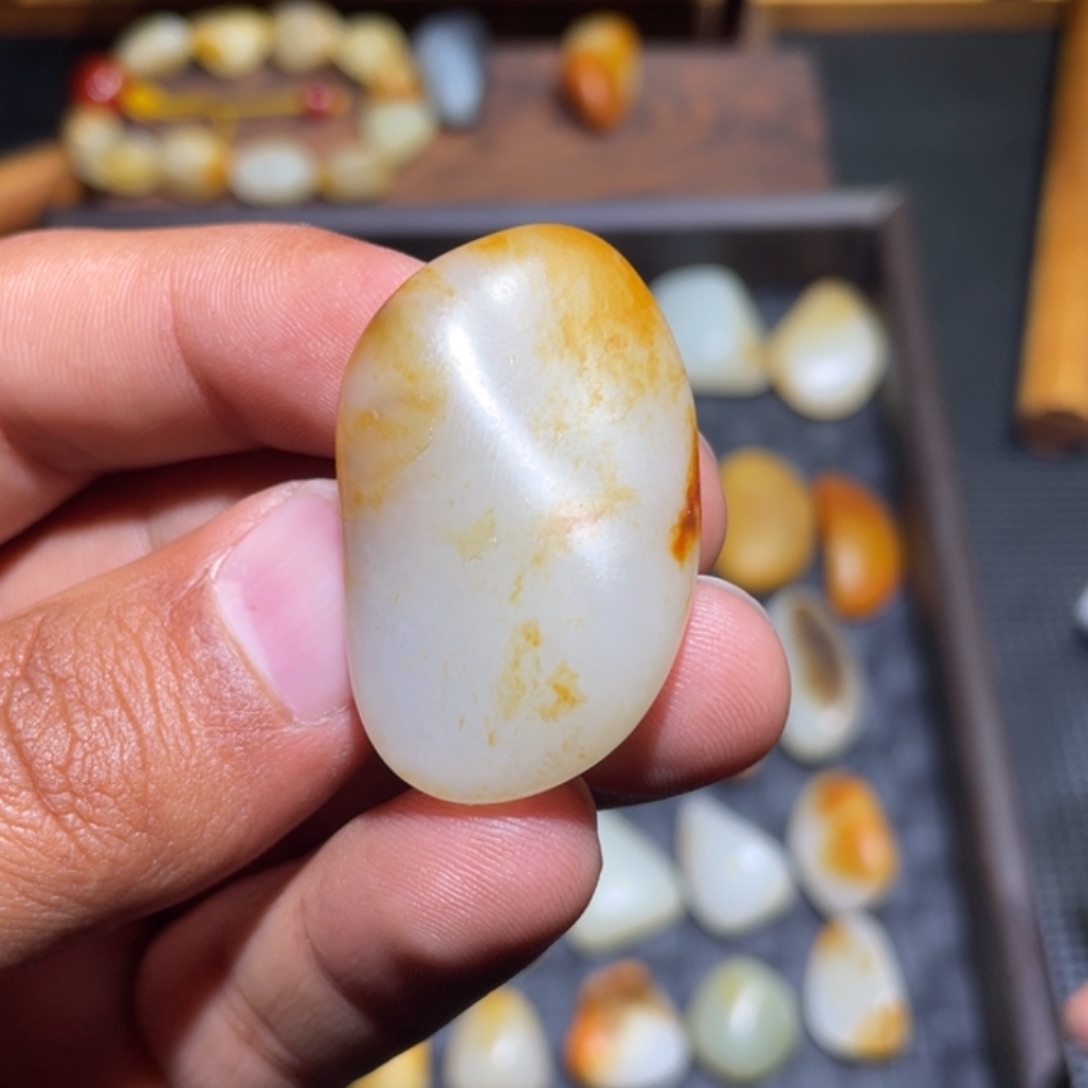 和田玉手链未镶嵌19.3克原籽无修