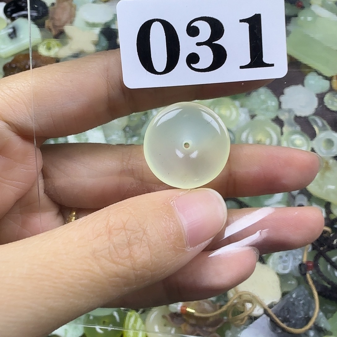 蛇纹石玉未镶嵌岫玉吊坠