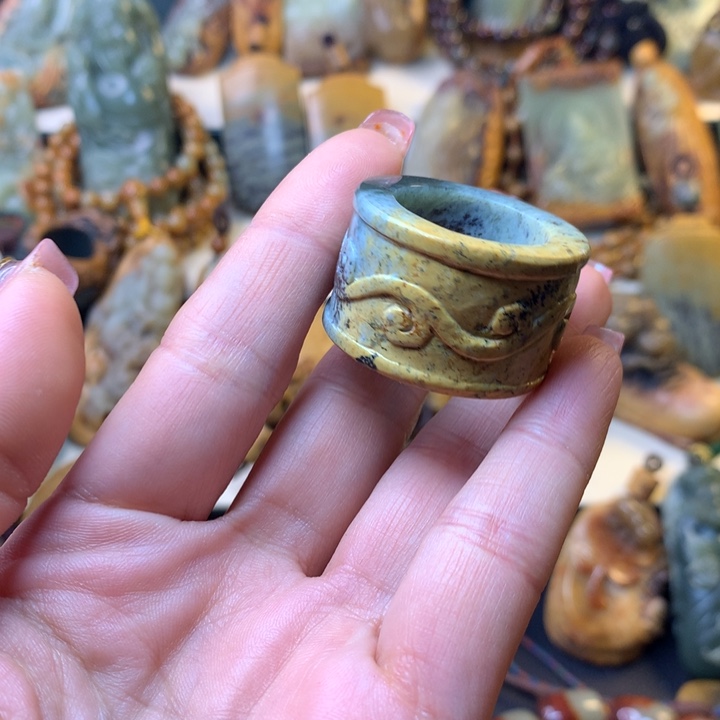 岫岩河磨玉（透闪石质玉）手链未镶嵌