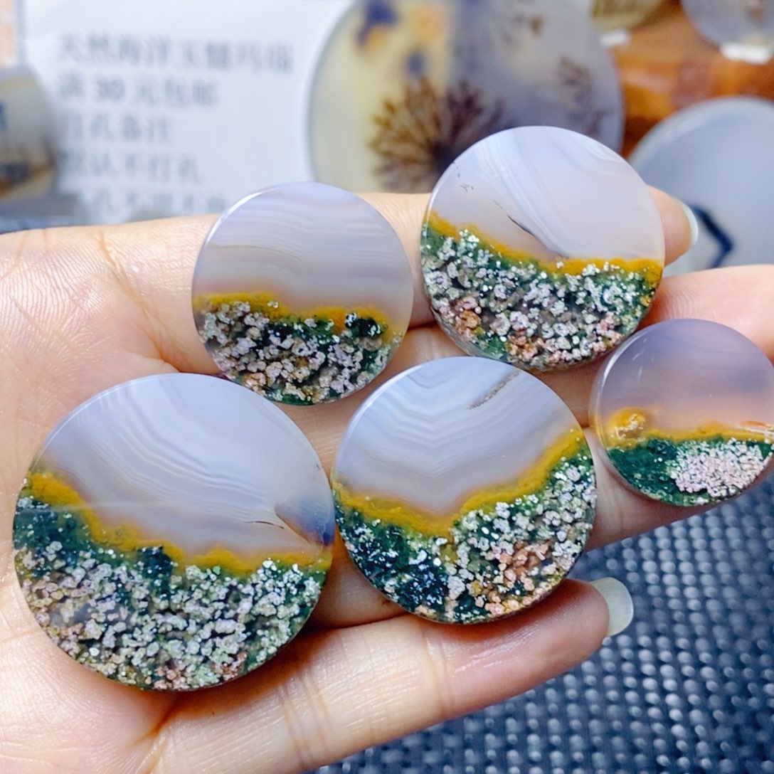 金***龙玛瑙/玉髓未镶嵌珠宝奇石