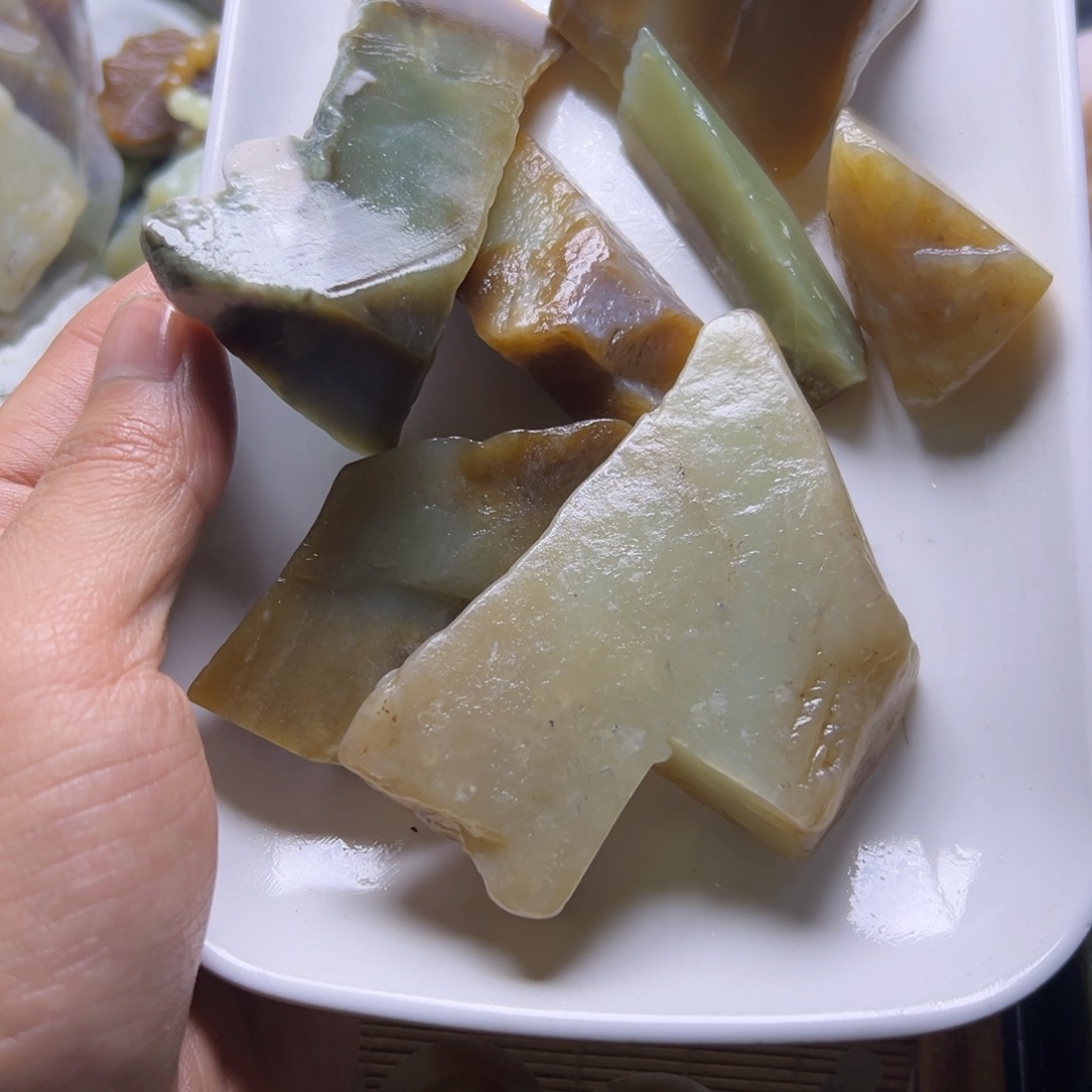 和田玉（糖玉）未镶嵌挂件