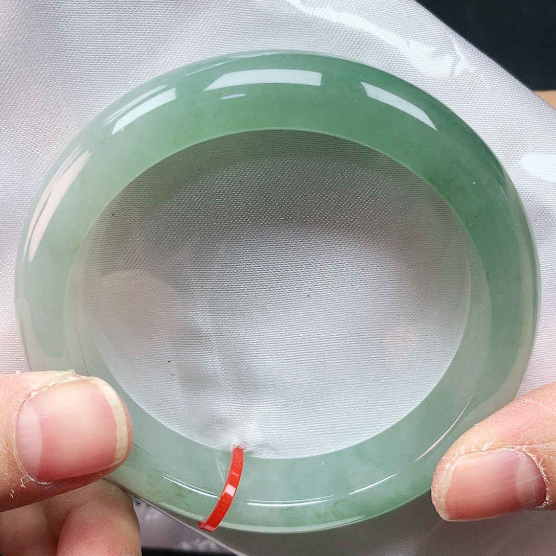 翡翠手镯未镶嵌56圈
