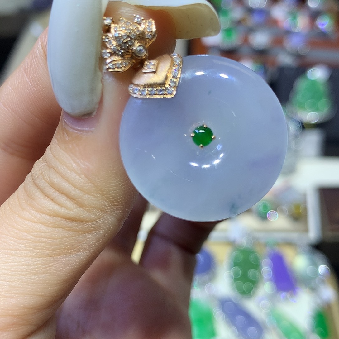 翡翠18K金镶嵌颈饰